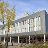 Werkzaamheden: draaideur als nieuwe hoofdingang