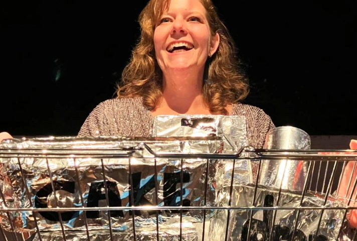 Linda maakte theatervoorstelling over obesitas en haar operaties: ‘Taboe opheffen’