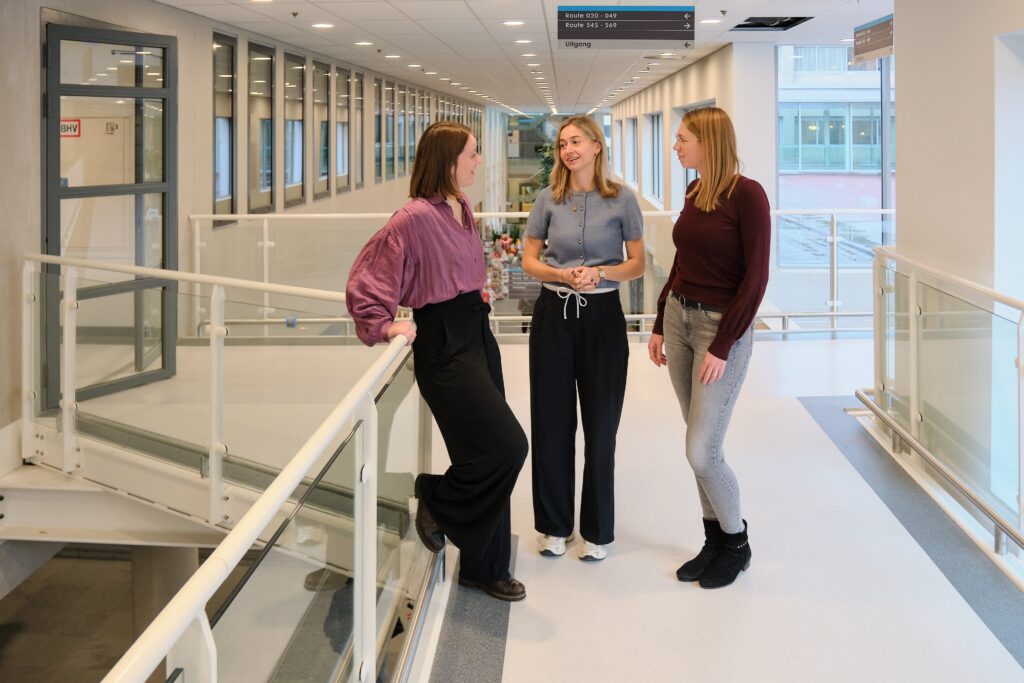 Carlijn Buck, Maud Kortman en Tineke de Vries. Foto: Jarno Verhoef/Catharina Ziekenhuis