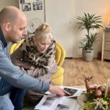 Het kerstcadeau waarop niemand durfde te hopen: Thea toch weer het stralende middelpunt, als overgrootoma