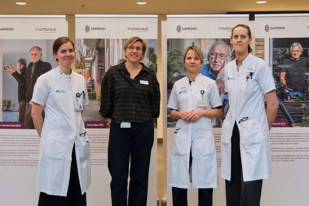 Mireille Janssen (AIOS), Maaike Landman (Ethiek en Zin), Marjan Cruijsen (internist/hematoloog), Marieke van den Berg (verpleegkundig specialist)