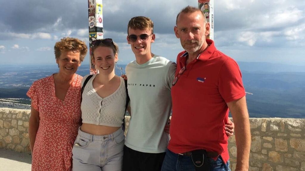 Erik Hoogstraten met zijn vrouw en kinderen.